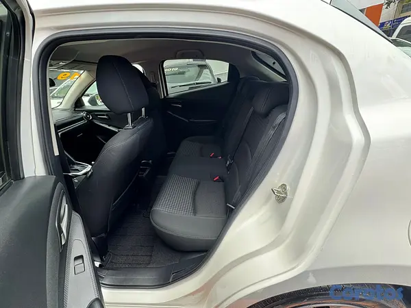 carros - Mazda Demio 2019 8