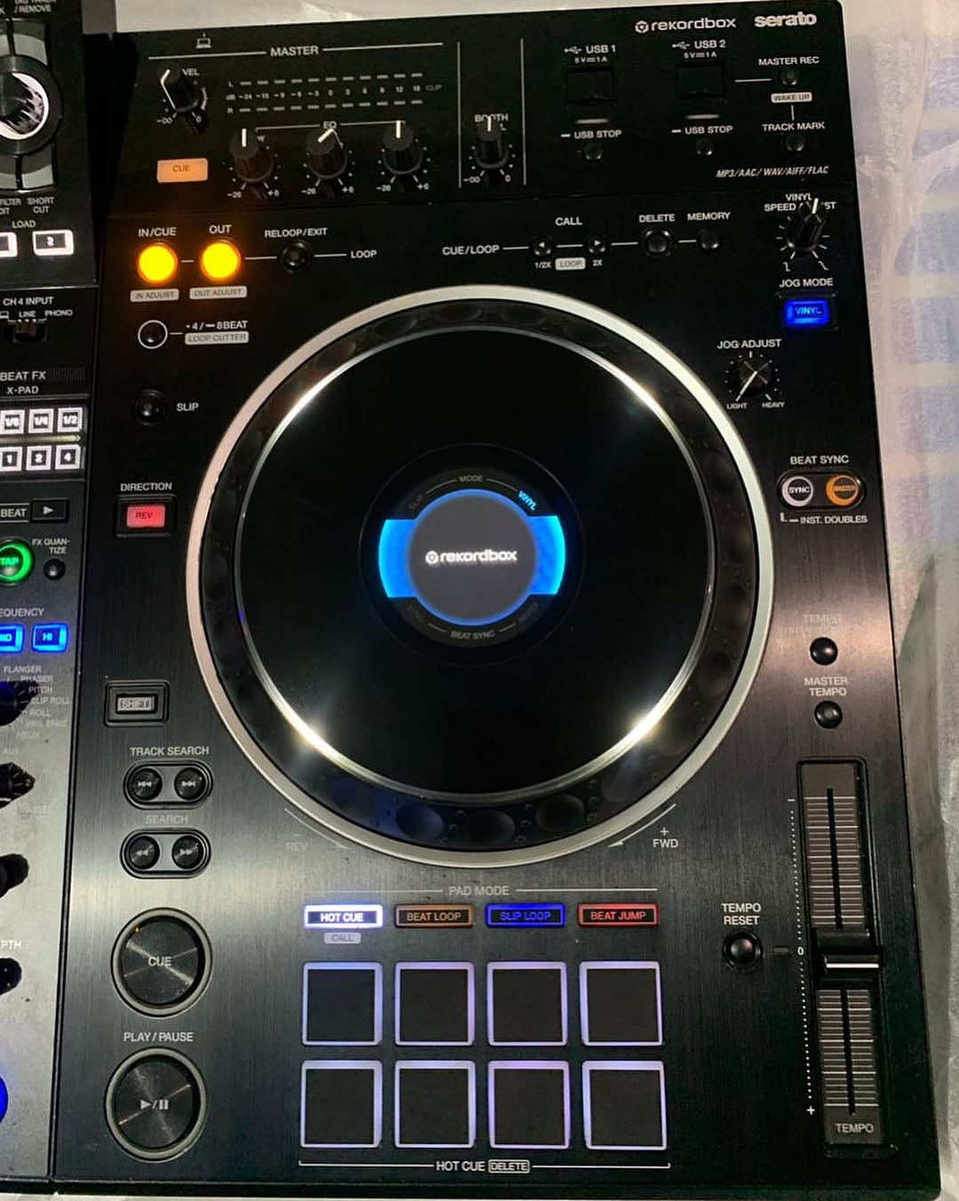 consolas y videojuegos - El Pioneer XDJ XZ 4 canal 1
