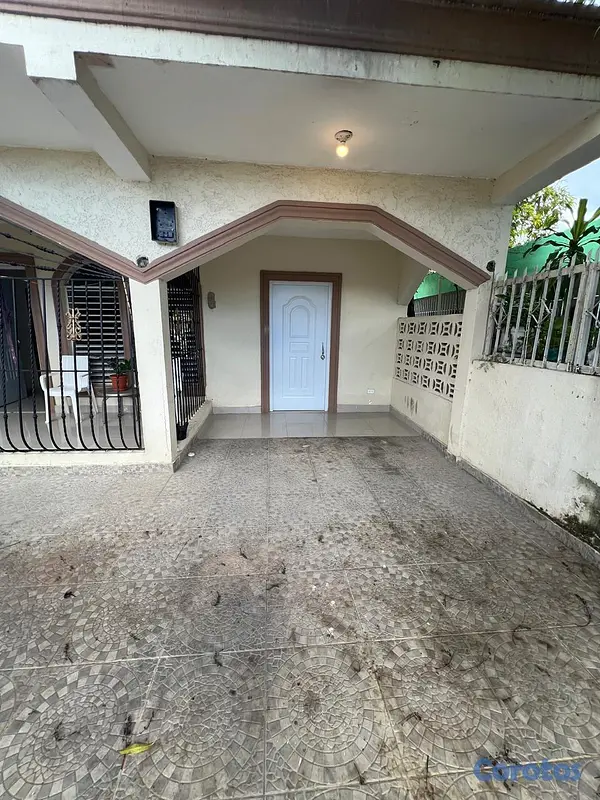casas - SE VENDE CASA EN ANDRES, BOCA CHICA, A 1 ESQ. DE L 10
