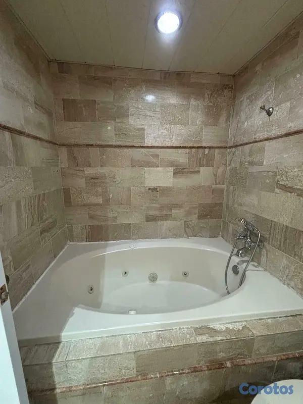 apartamentos - Rento apartamento sin amueblar en Naco Torre Clásica bien cuidada 9