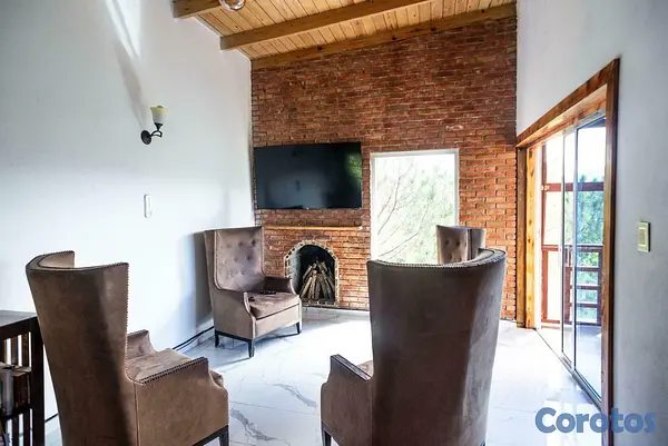 casas vacacionales y villas - Venta villa amueblada con terreno de 15 tareas en Tireo - Constanza, Rep.Dom 8