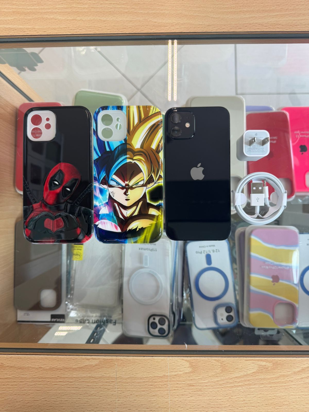 celulares y tabletas - iphone 12 negro 256 GB Desbloqueado.