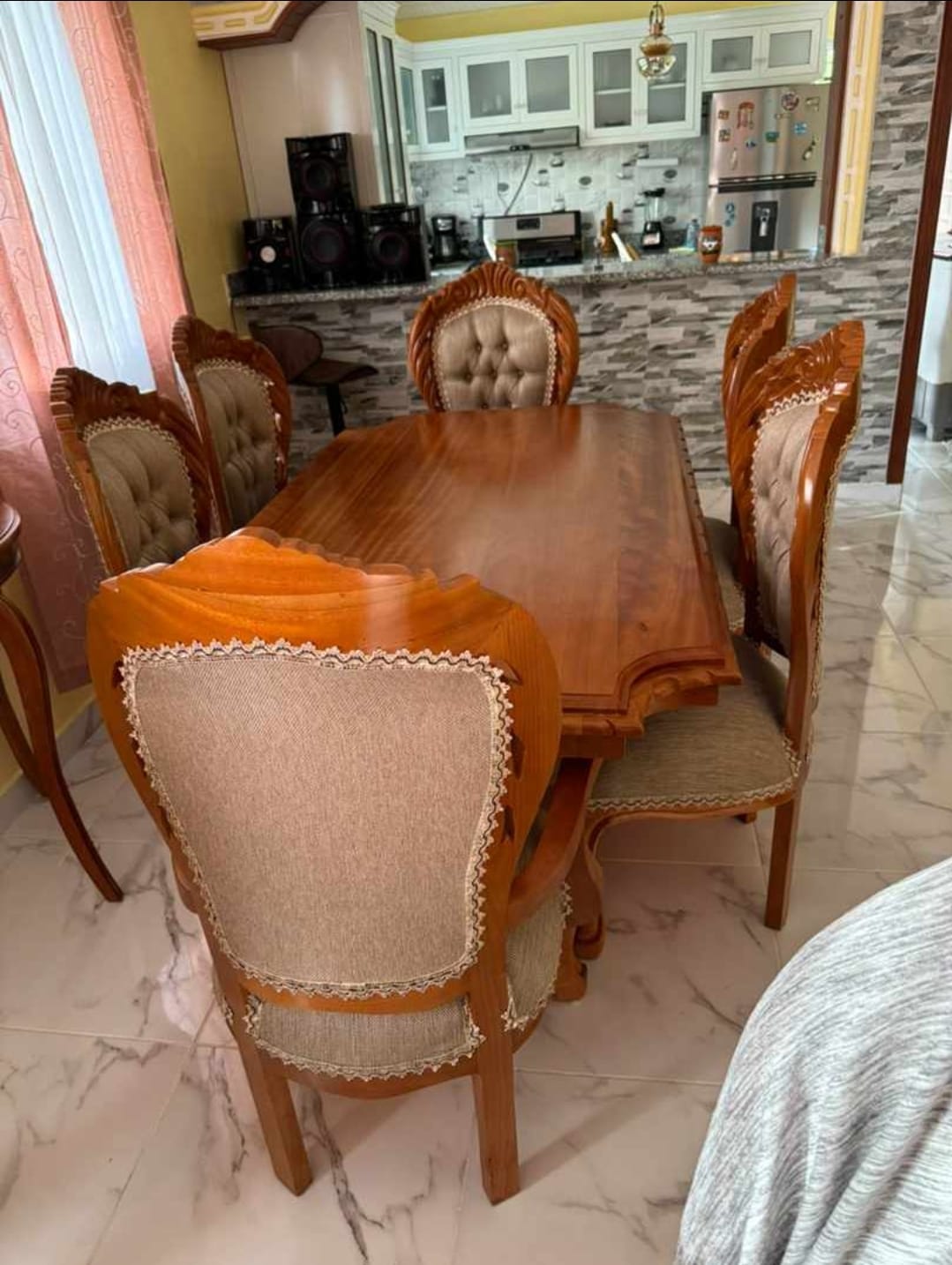 muebles y colchones - Comedor de ocho sillas en madera de caoba 