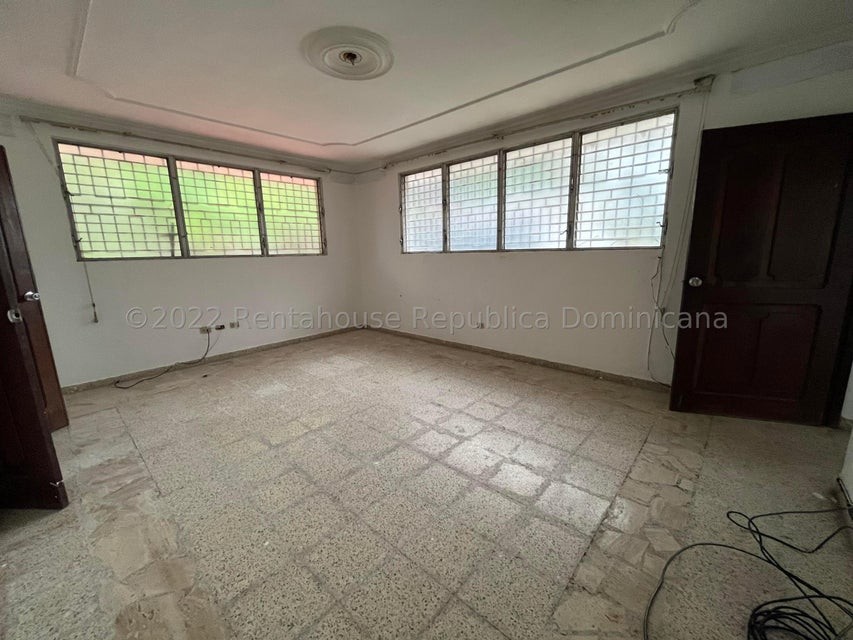 oficinas y locales comerciales - Casa comercial en alquiler #22-577 ideal para oficinas, 4 habitaciones, 40 puest 2