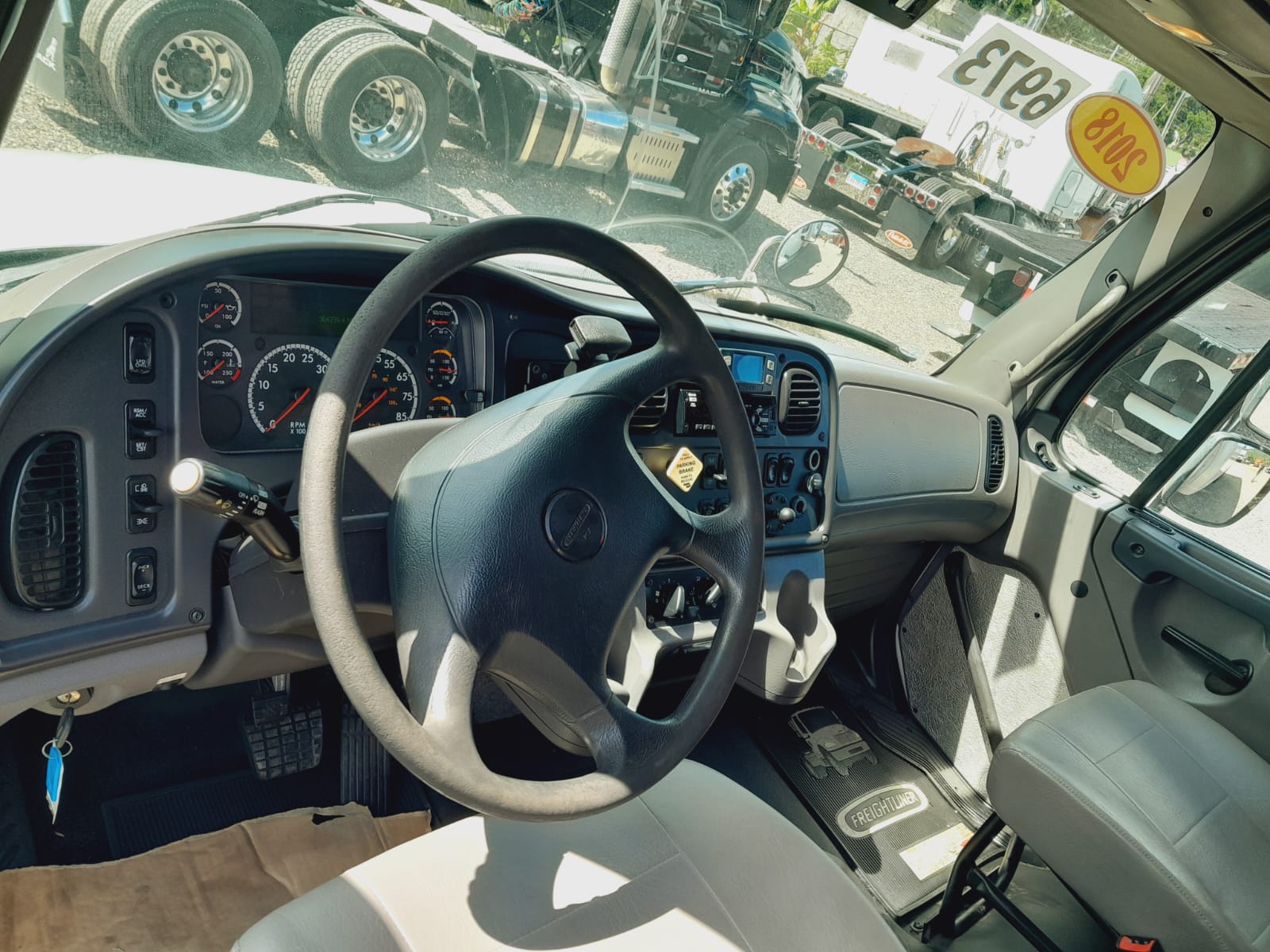 camiones y vehiculos pesados - FREIGHTLINER  AÑO 2018 1
