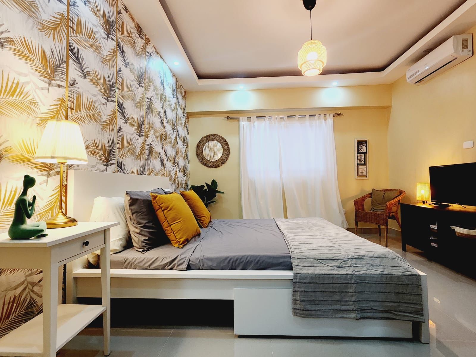 apartamentos - Zona Universitaria  Alquiló de apartamento totalme 1