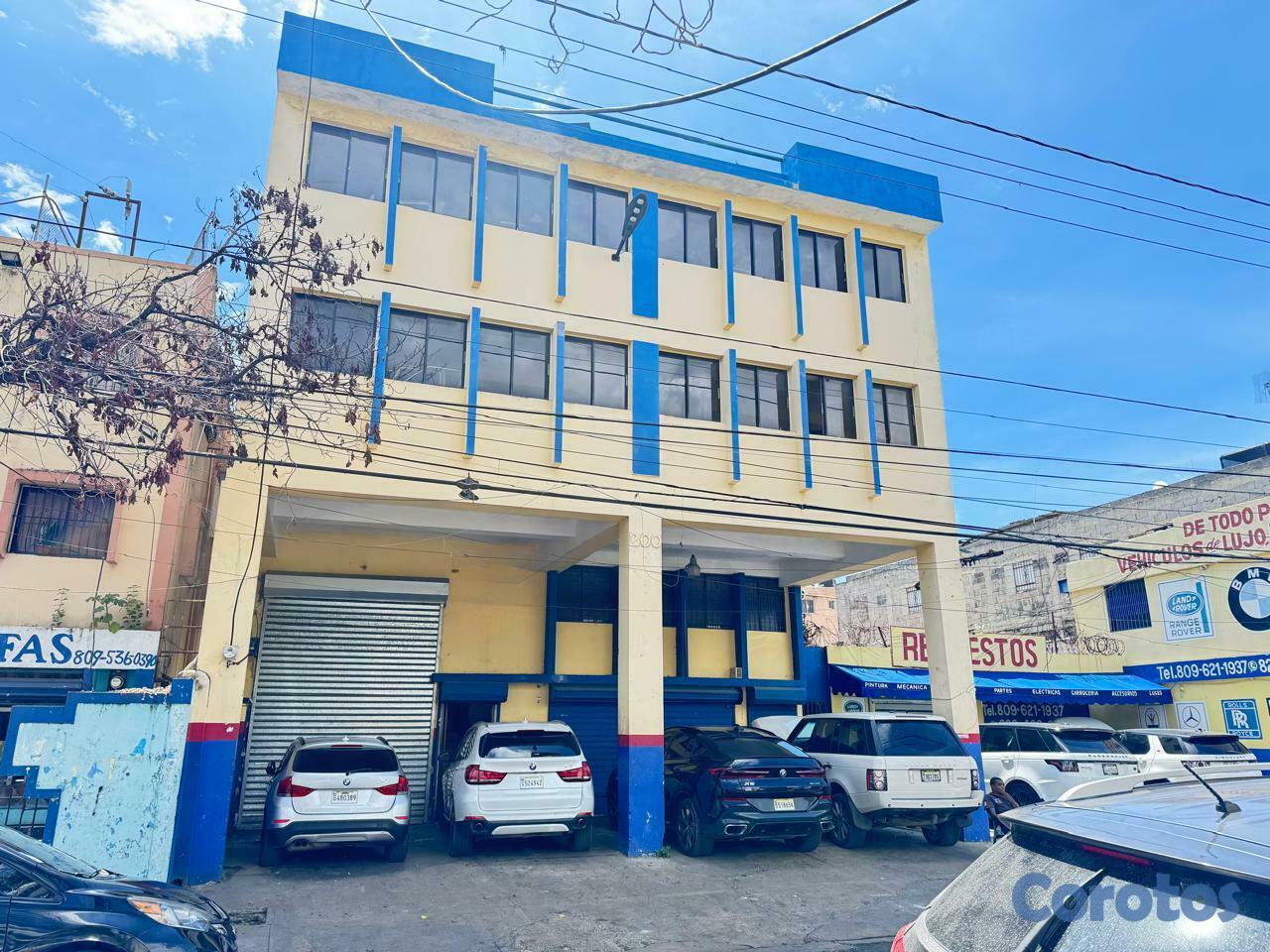 oficinas y locales comerciales - Edificio en Ventas de 3 niveles 2