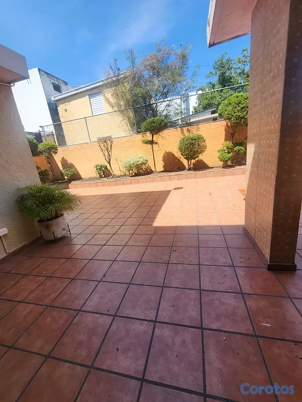 oficinas y locales comerciales - hermosa casa en renta  4