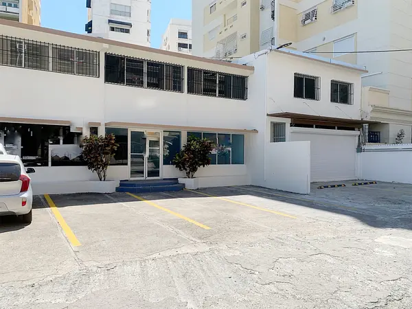 oficinas y locales comerciales - Local en la Esperilla de Oportunidad 5