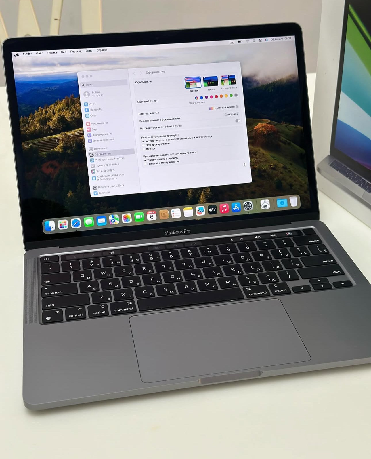 computadoras y laptops - MacBook Pro 13” Chip M2 2022 8GB RAM & 256GB SSD Como Nueva  2