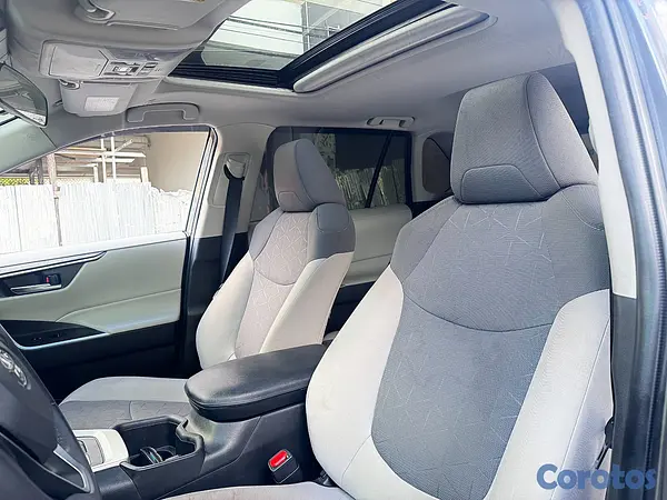 jeepetas y camionetas - Toyota RAV4 XLE Premium 2023 12