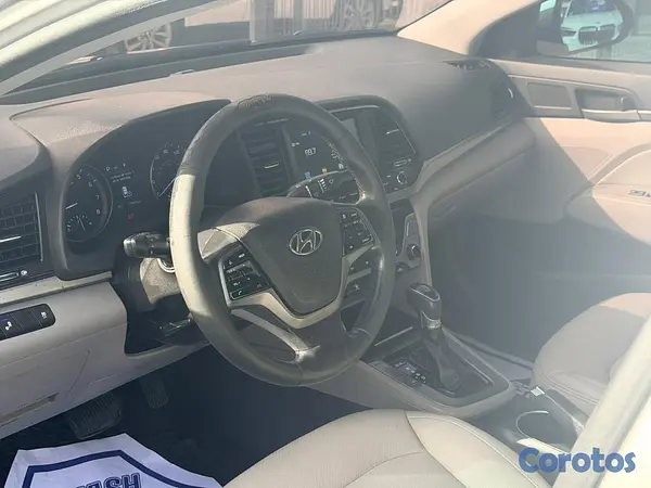 carros - Hyundai Elantra 2017 7