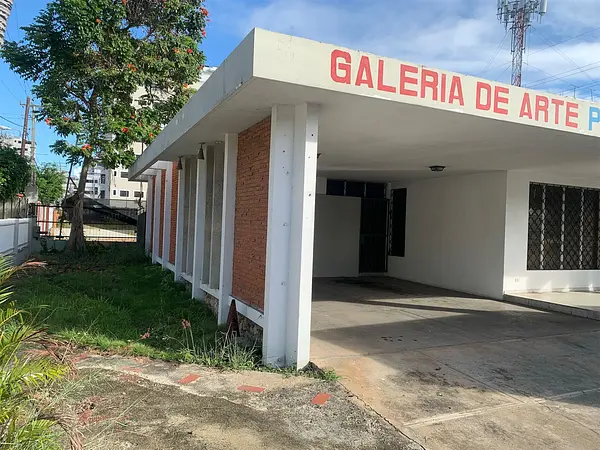 oficinas y locales comerciales - Local esquinero en Naco 2