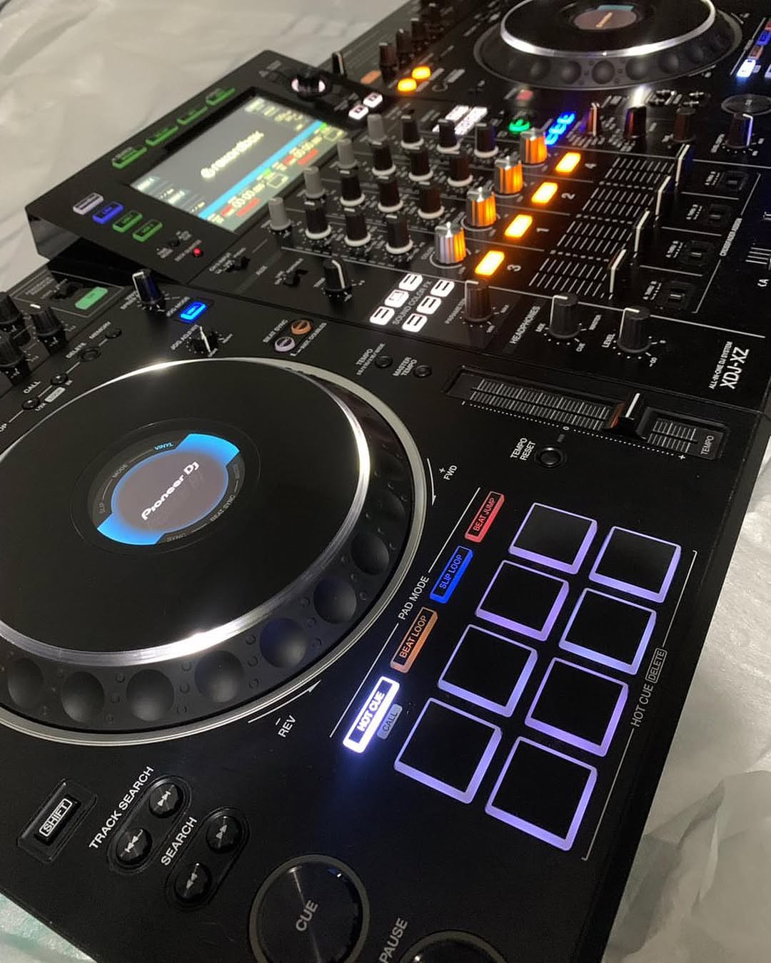 consolas y videojuegos - El Pioneer XDJ XZ 4 canal 4