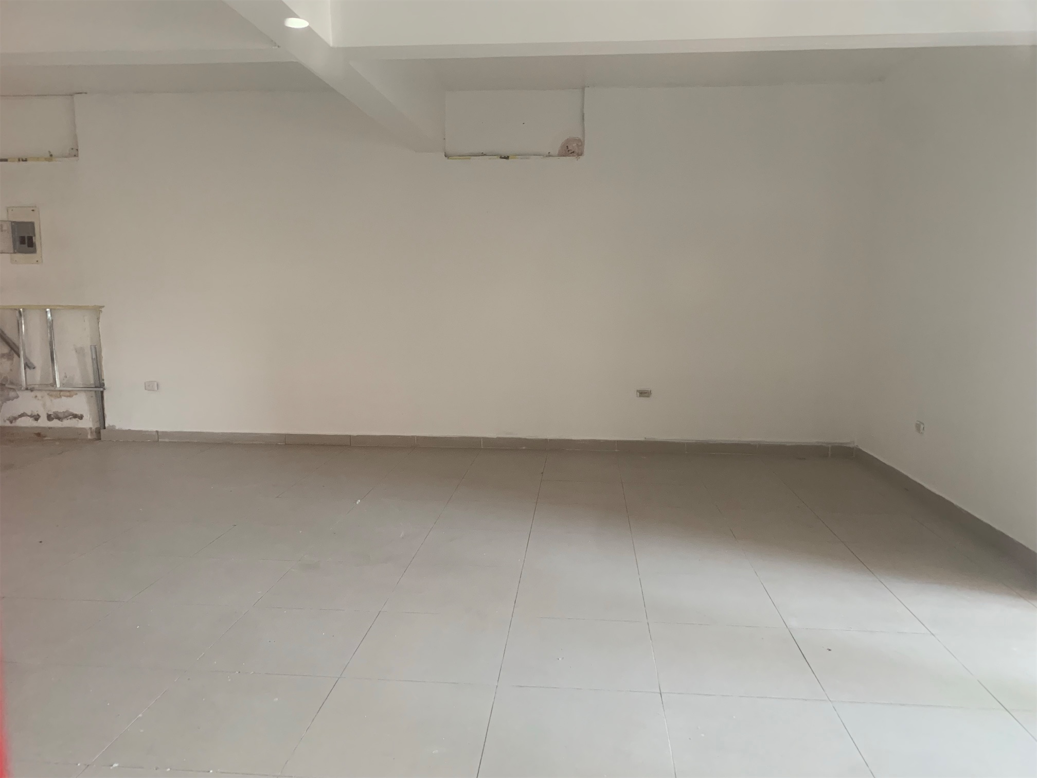 oficinas y locales comerciales - Local en primer nivel prados 3