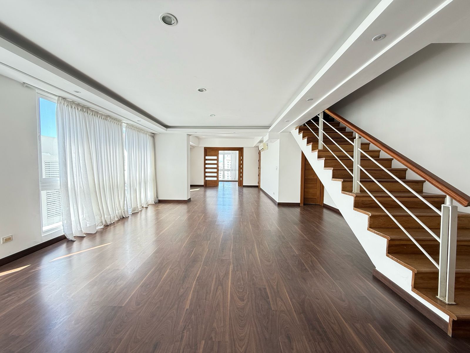 apartamentos - Naco📍vendo Penthouse en torre familiar, excelente 1