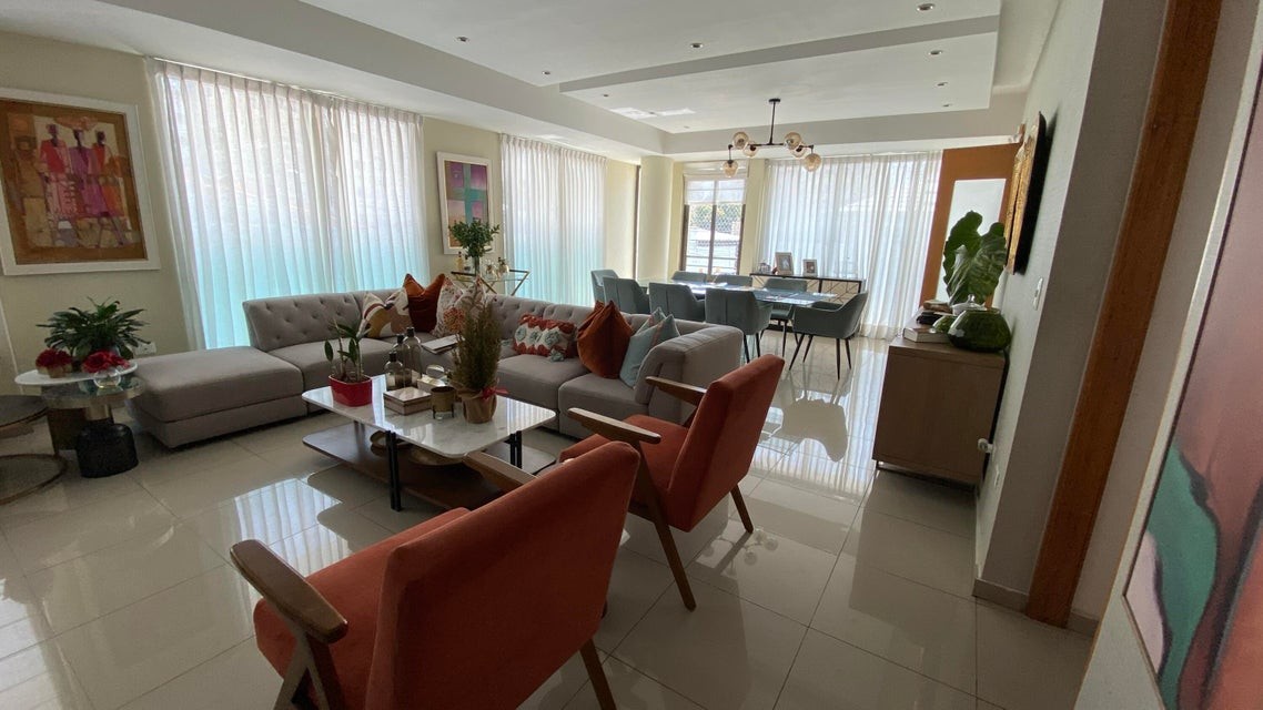 apartamentos - Apartamento en venta #24-1781 amplio, luminoso, 3 hab Cuarto de servicio Gym 0