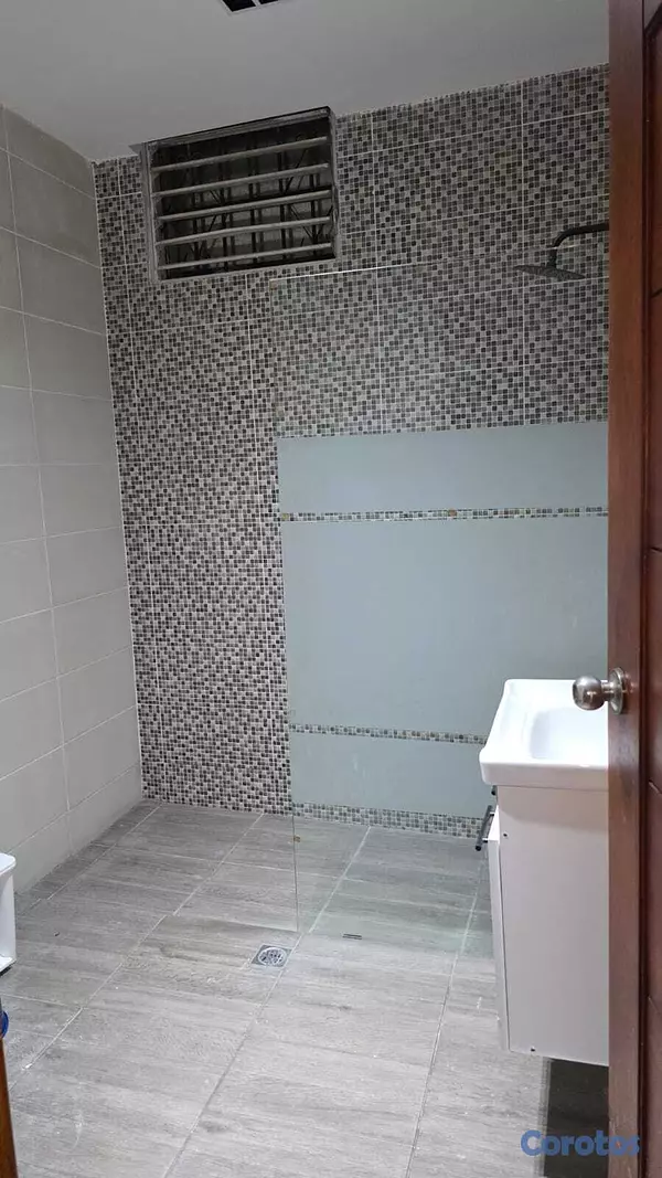 oficinas y locales comerciales - 100 MTS OFICINA EN LA ROMULO EXCELENTE DISTRIBUCIÓN Y UBICACIÓN OPORTUNIDAD  7