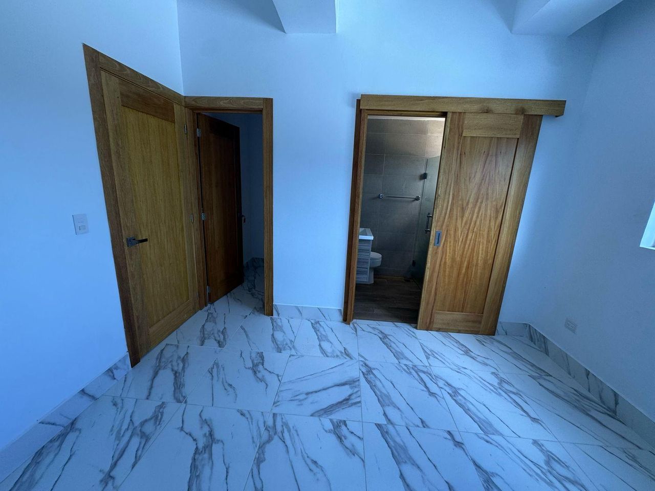 apartamentos - Espacioso Apartamento en Segundo Nivel  4