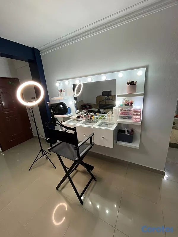 salud y belleza - vanity de maquillaje usado  3