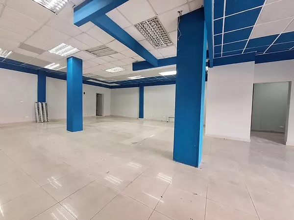 oficinas y locales comerciales - Alquiler local en primer nivel  6