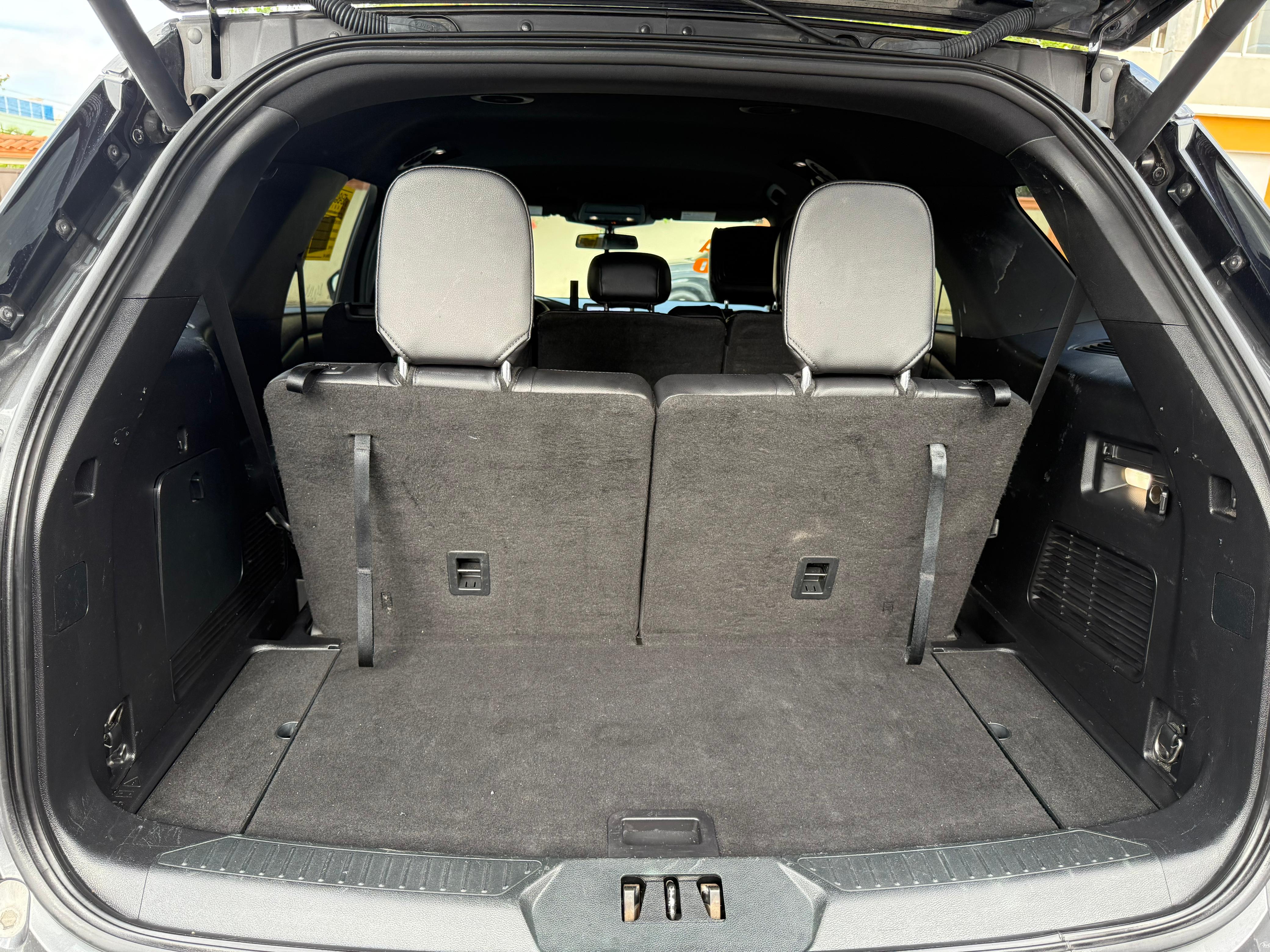 jeepetas y camionetas - ford explorer xlt 4wd 8