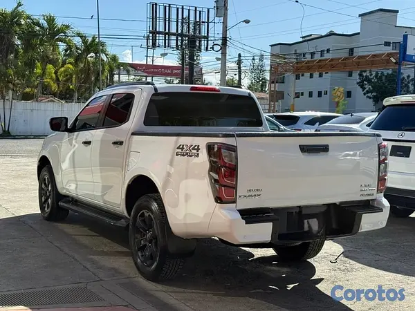 jeepetas y camionetas - ISUZU DMAX LSE 2025 4