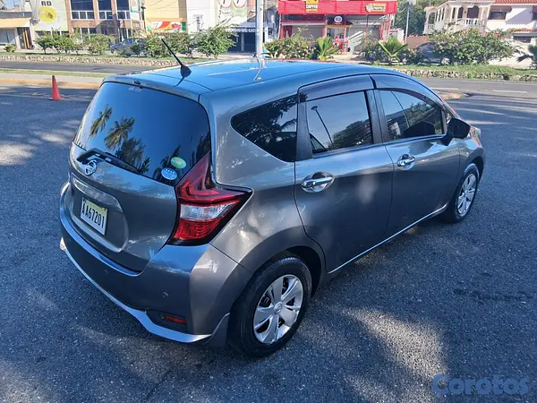 carros - Vendo este precioso Nissan note 2018 el mas full u 3