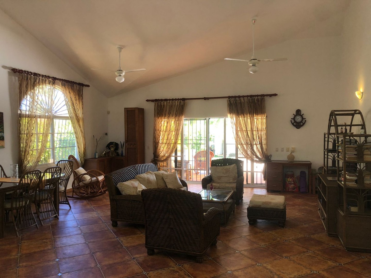 casas vacacionales y villas - En tercera linea de playa villa con muy buenos espacios  6