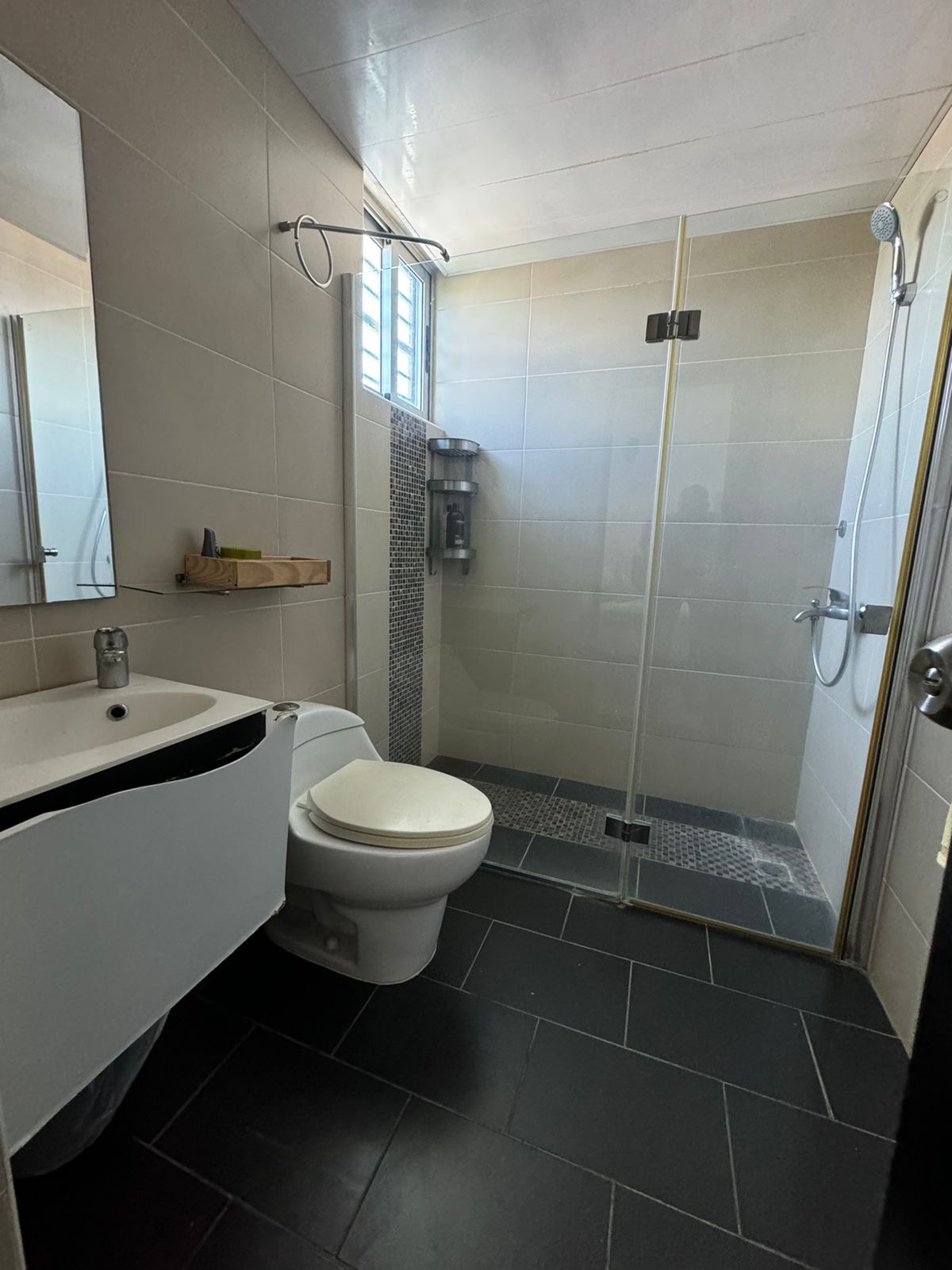 apartamentos - Alquiló naco piso 8 tres hab con su baño vacío  2