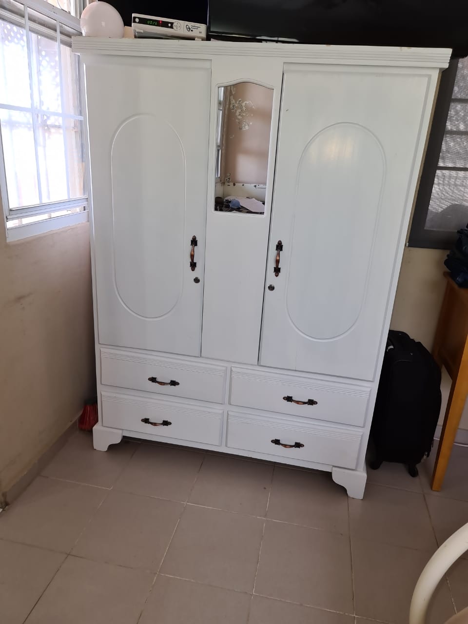 muebles y colchones - Armario blanco  0