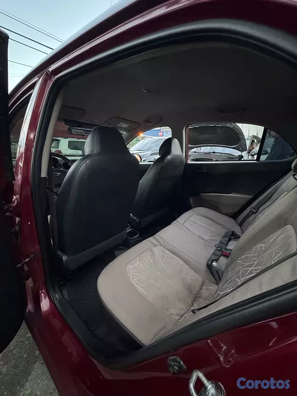 carros - Hyundai GrandI10 SDN 2016 5