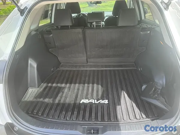 jeepetas y camionetas - Toyota RAV4 XLE 2021
 9