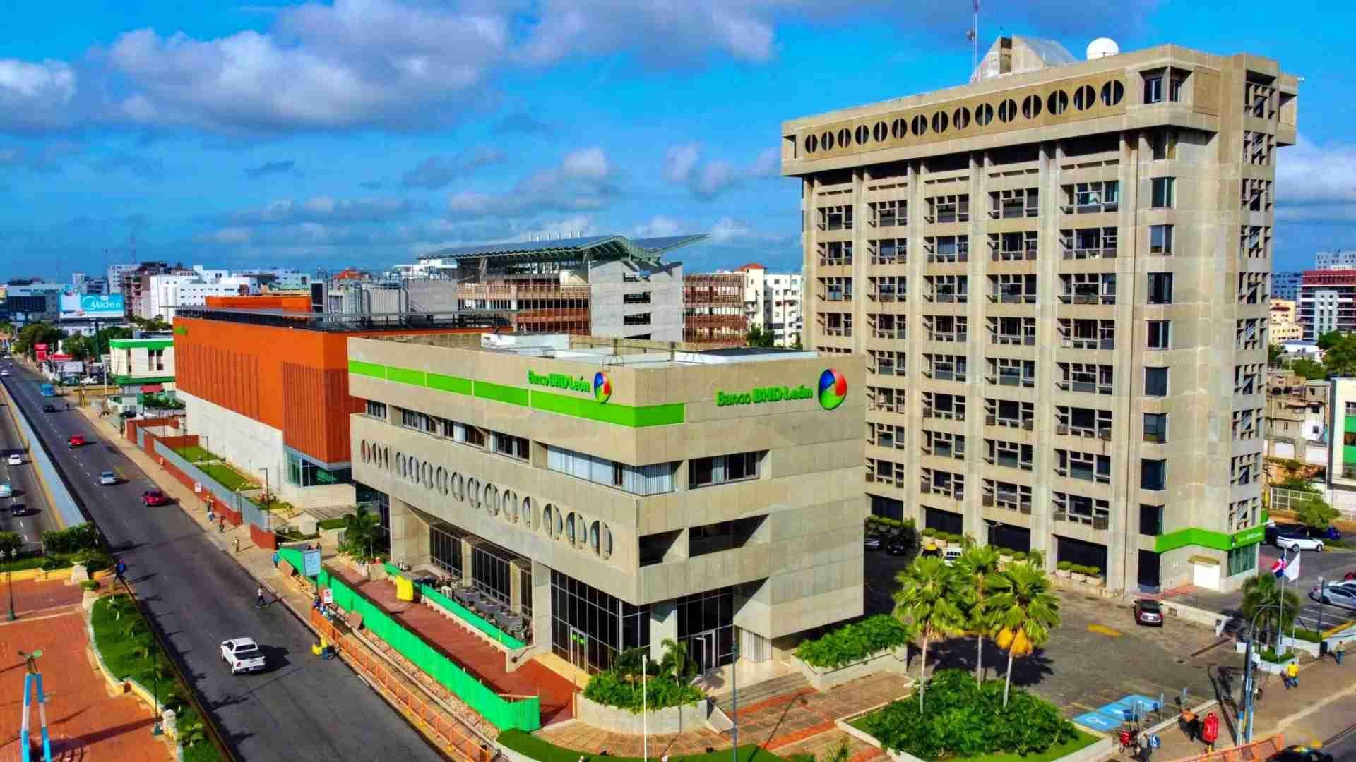 oficinas y locales comerciales - Office Space in Evaristo, 212 m² – Plaza Finaris 9