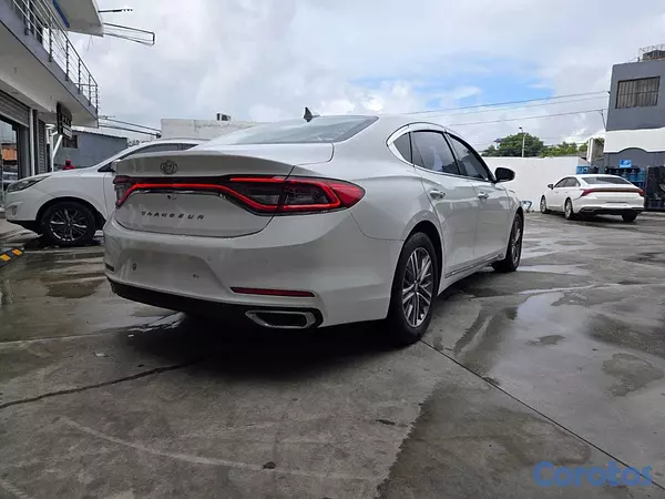 carros - HYUNDAI GRANDEUR 2018 BLANCO 5
