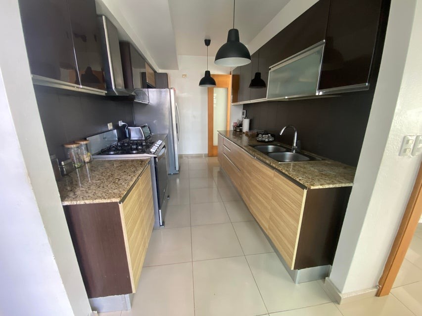 apartamentos - Apartamento en venta #24-1781 amplio, luminoso, 3 hab Cuarto de servicio Gym 1