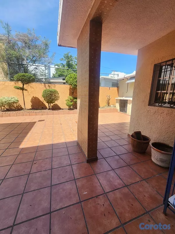 oficinas y locales comerciales - hermosa casa en renta  5