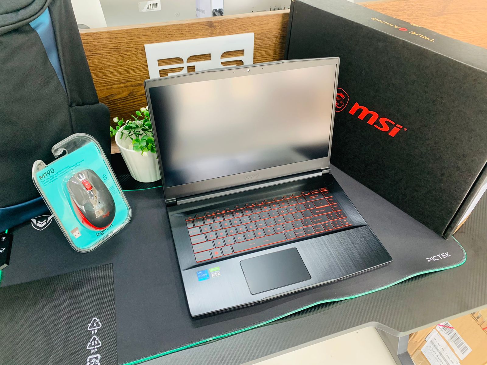 computadoras y laptops - Laptop GAMING  MSI i5 8GB / 256 SSD GTX 1650 4GB 0