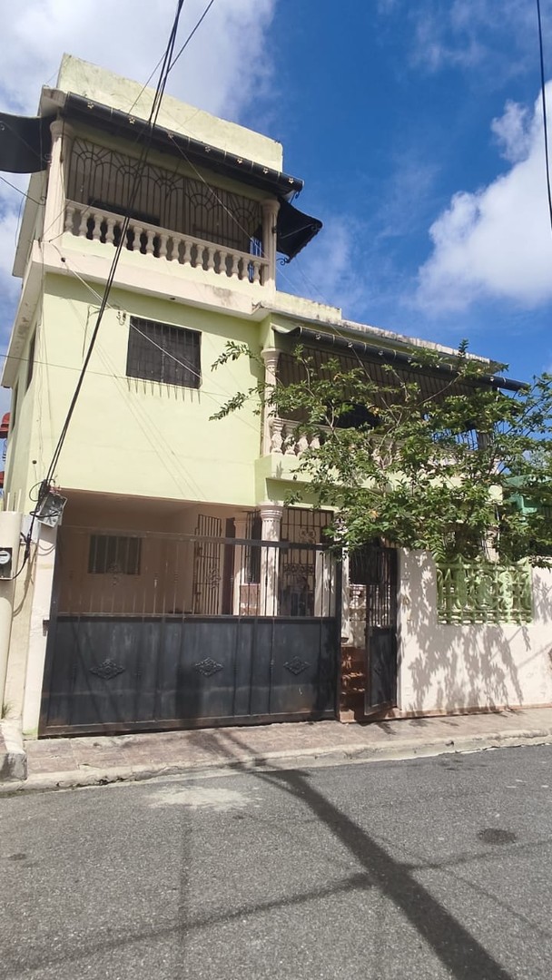 casas - Casa con 4 niveles, Charles de Gaulle (J.E) 