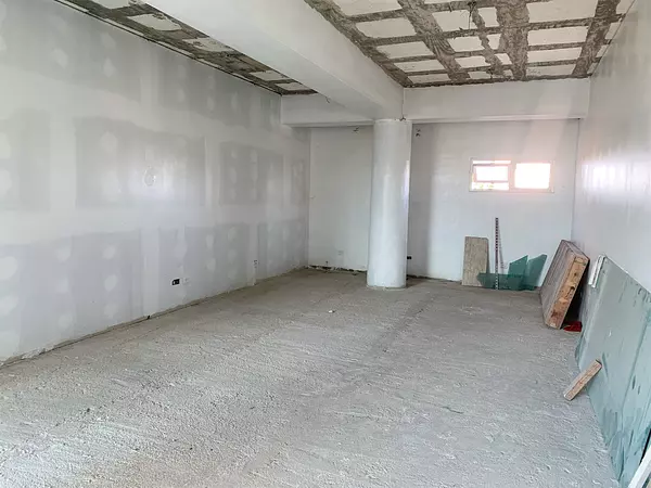 oficinas y locales comerciales - Local en venta arroyo hondo 6