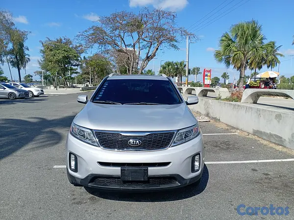 jeepetas y camionetas - KIA SORENTO LX LIGERAMENTE NEGOCIABLEContacto.Yvette Reyes  10