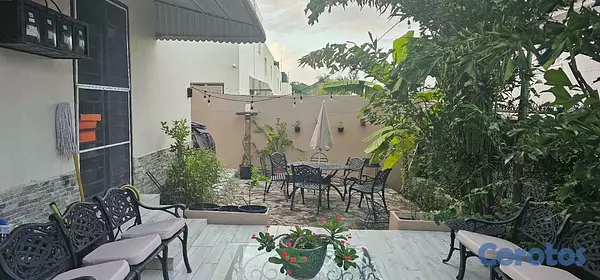 casas - Elegante casa de 2 niveles, en residencial cerrado 18