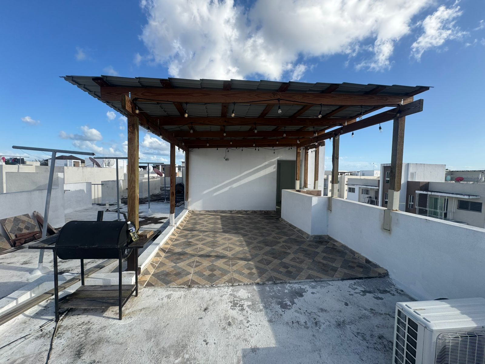apartamentos - Apartamento 4to Nivel en Gurabo, Proyecto Cerrado