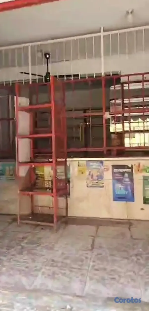 oficinas y locales comerciales - ALQUILO LOCAL PREPARADO PARA COLMADO, BUENA UBICAC 2