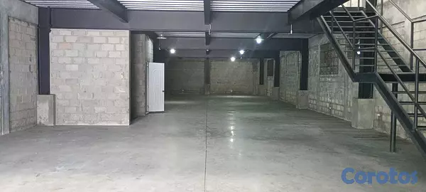 oficinas y locales comerciales - ALQUILO NAVE. Localizada en Ensanche La Fe. 700 mt 6