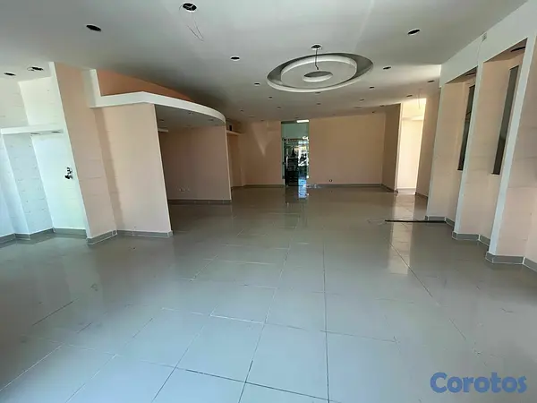 oficinas y locales comerciales - LOCAL EN ALQUILER PRIMER NIVEL - PLAZA COMERCIAL. 5