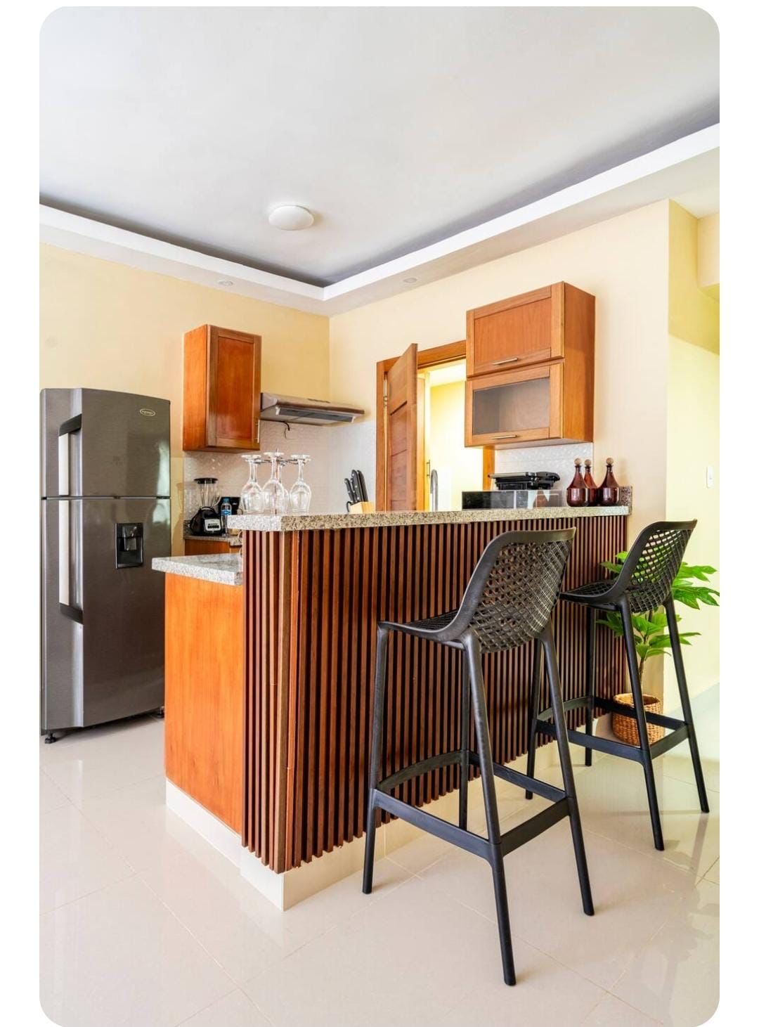 apartamentos - Zona Universitaria  Alquiló de apartamento totalme 4