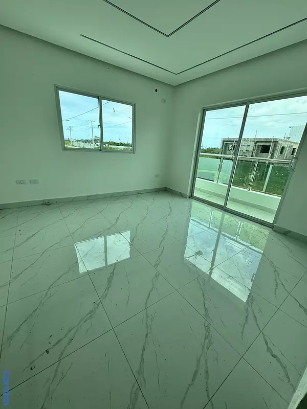 casas - venta de casa de 3 niveles con piscina en avenida ecológica Santo Domingo este  9
