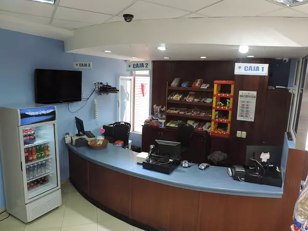 oficinas y locales comerciales - Edificio  comercial 6 niveles en la Julia 
 8