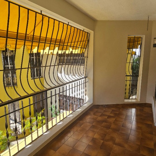 apartamentos - Apartamento en Alquiler en Bella Vista Sur 3H, 2B, 1P, 2do nivel